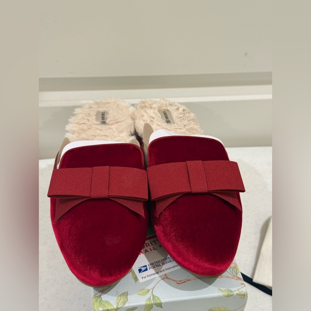 Birdies Women's Red Velvet “ The Phoebe “ Slippers ~ Worn 2X ~ Like New - Picture 2 of 11